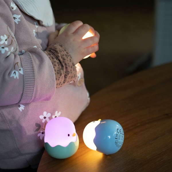Детска нощна лампа BABY EGGY – бебе яйце, жълто
