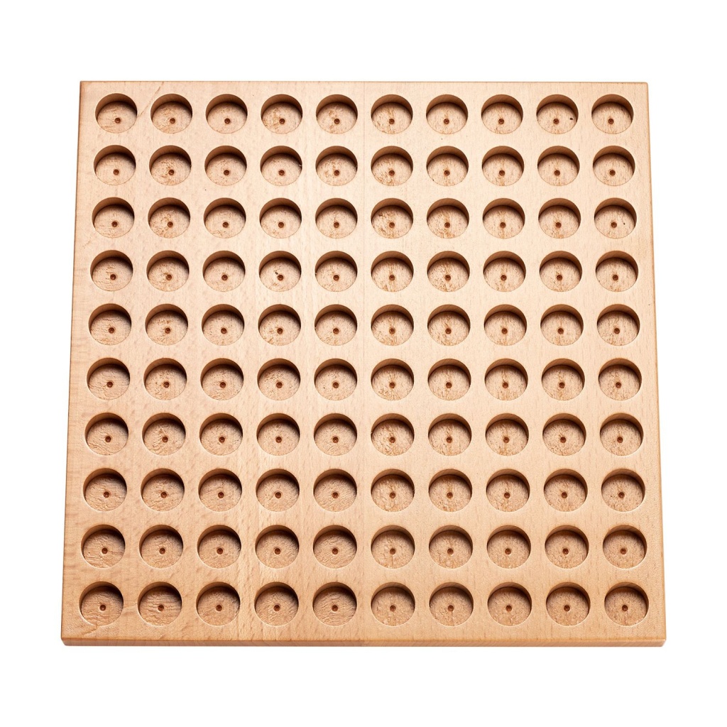 Детска дървена табла за вгнездяване със 100 отвора