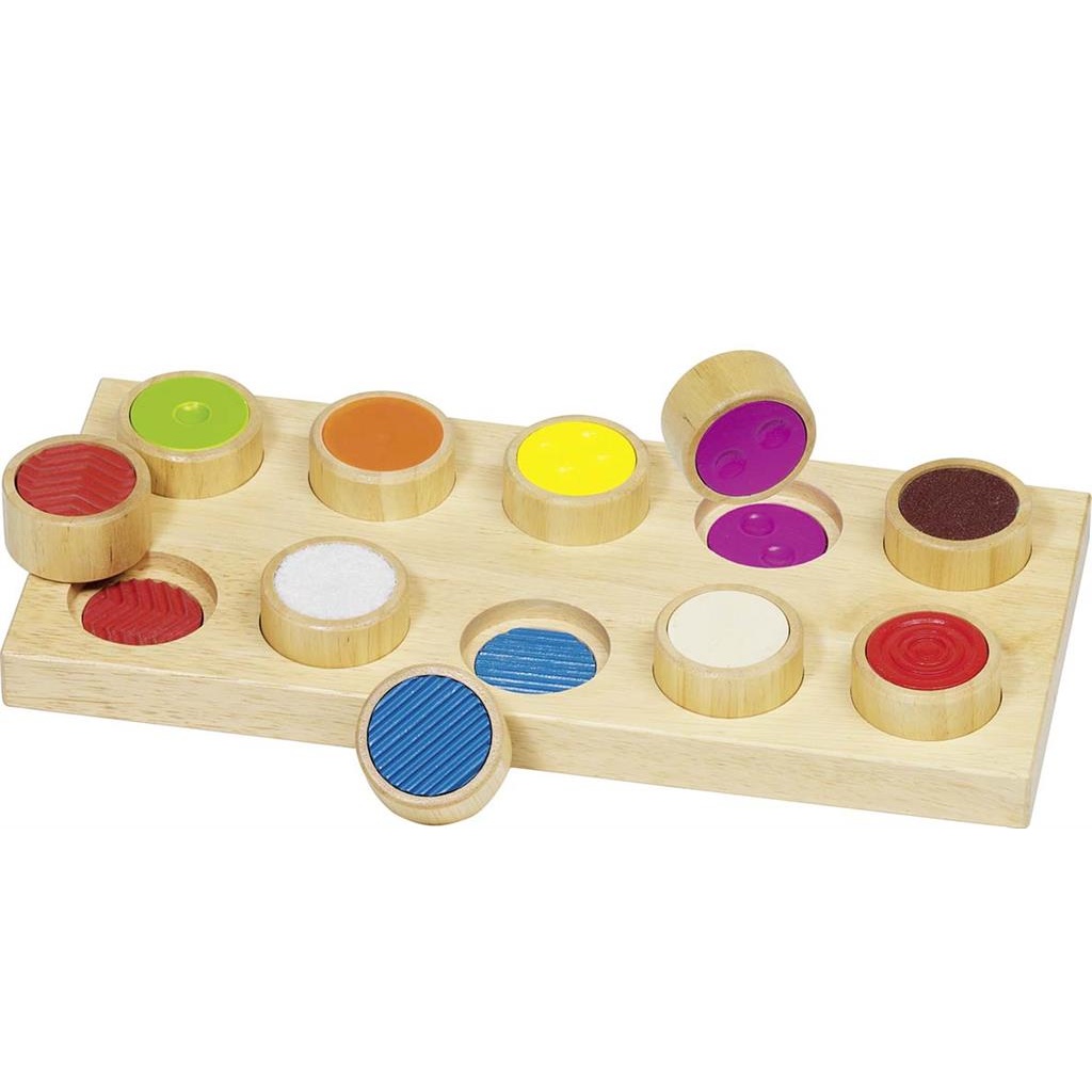 Игра за памет и осезание с табла