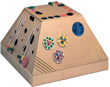 mzz3kksmxlkbtzuycwixr2ghaxqefgyhthbqa3ib.jpg Дървена пирамида с игри за малки деца 1