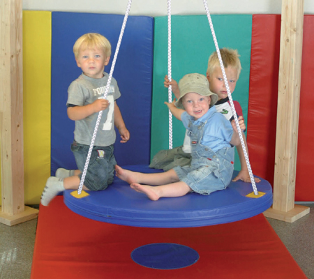 mzz3kksmxlkbtzuycwixr2ghaxqefgyhthbrbnif.jpg Мека терапевтична люлка - кръгла 100 см