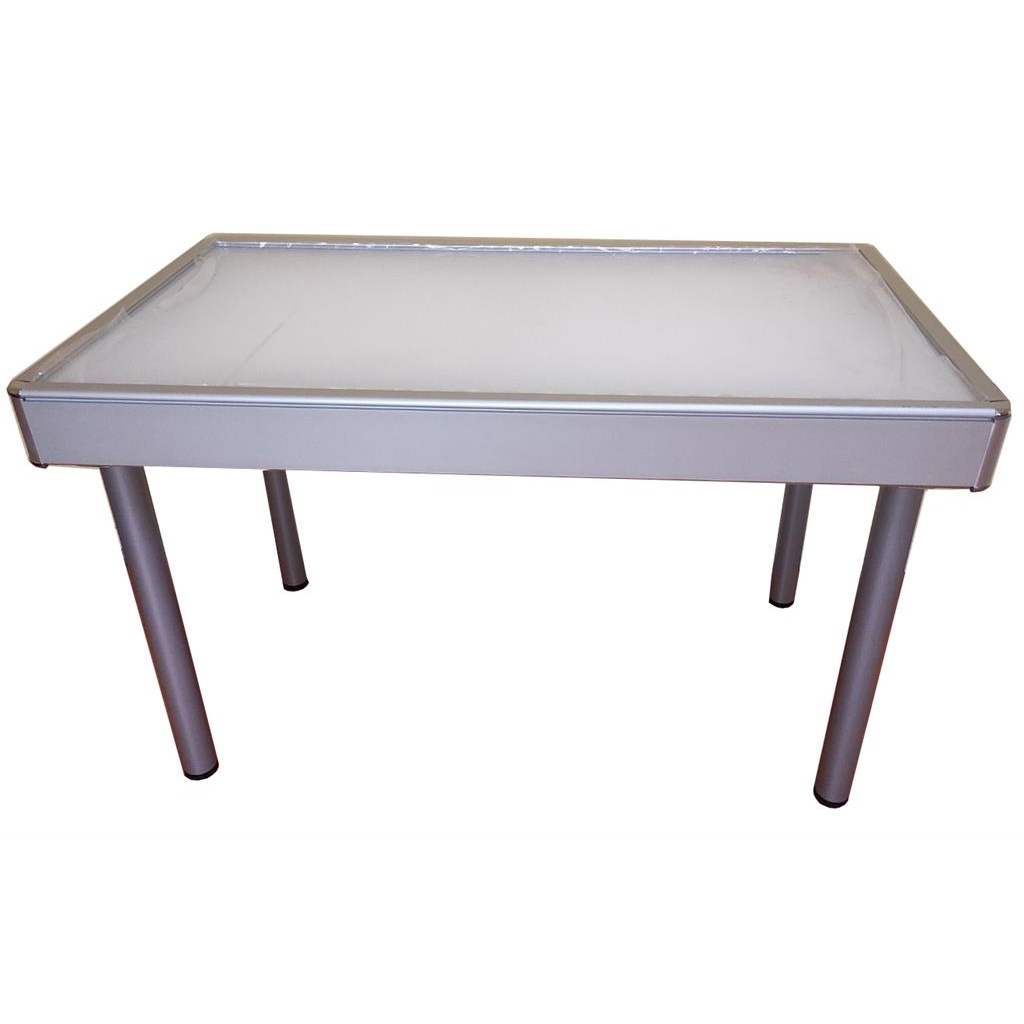 Маса за игра със светещ плот