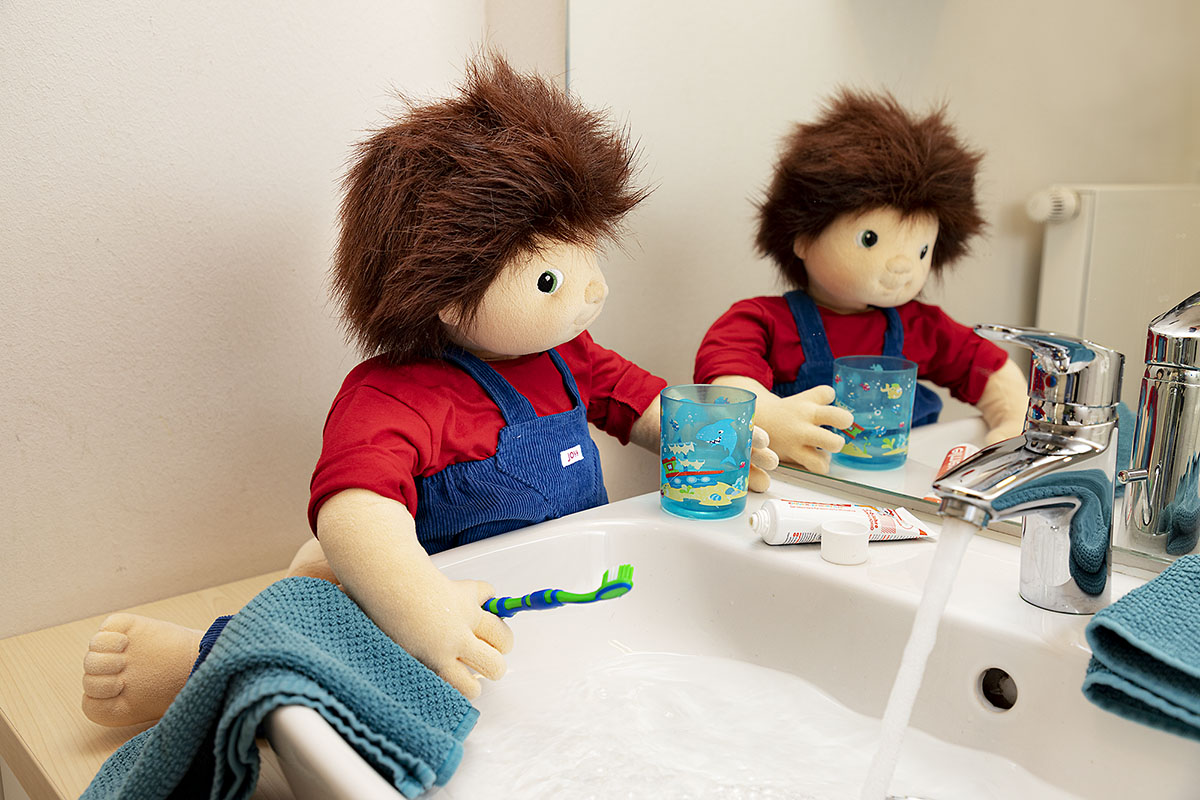 Насоки за терапия с емпатични кукли при деца Насоки за терапия с емпатични кукли при деца