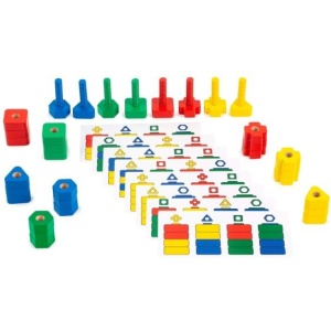 Дървени болтове и гайки – игра за фина моторика