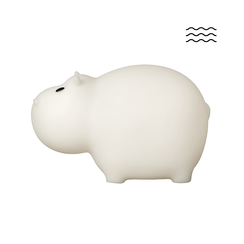 mzz3kksmxlkbtzuycwixr2ghaxqefgyhtx5tbneg.png Светеща играчка за баня SWIMMY HIPPO - хипопотам